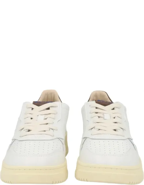 Medalist Low Leather Suede Accents Sneakers