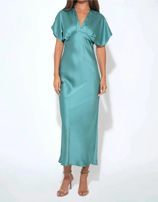 Flutter Sleeve Midi Dress