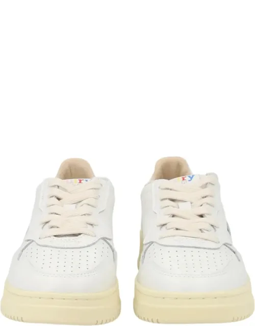 Medalist Low Perforated Logo Leather Sneakers