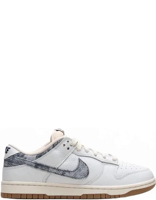 Dunk Low Sneakers