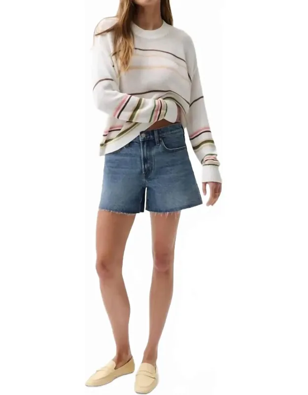 Relaxed Mid Rise Cut Off Jeans