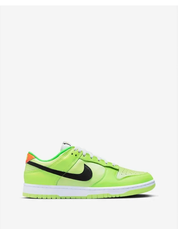 Dunk Low Sneakers