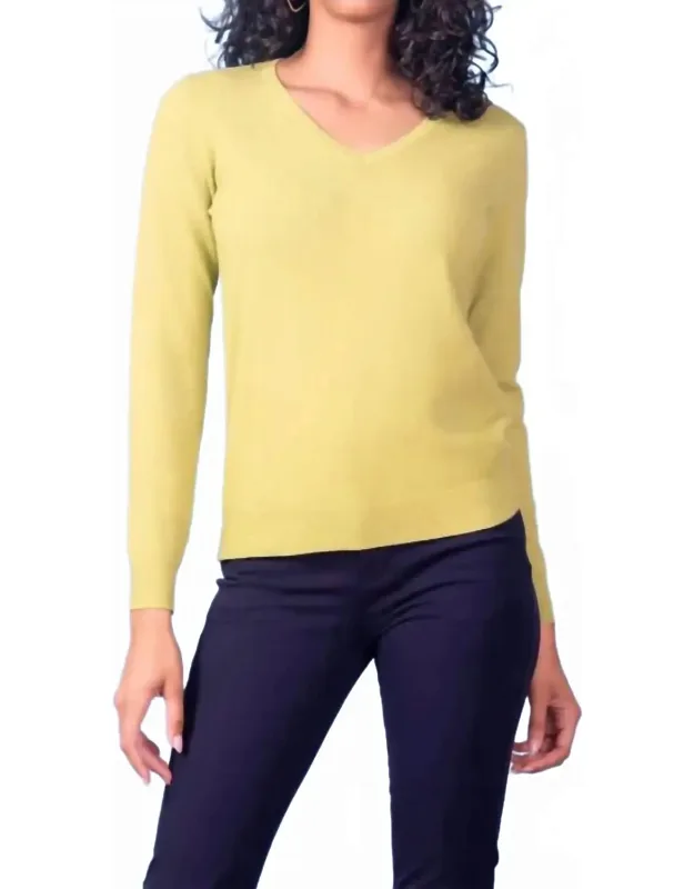 Essential Long Sleeve V-neck Sweater