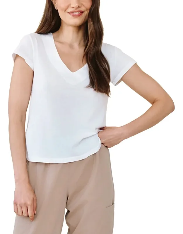 Mixed V-neck T-shirt