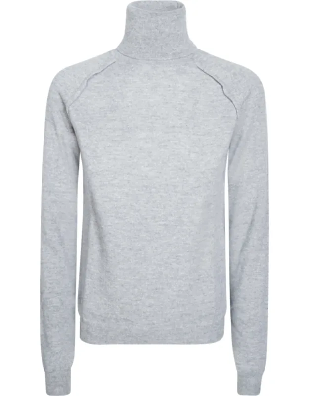 Seamless Ribbed Wool Turtleneck Sweater