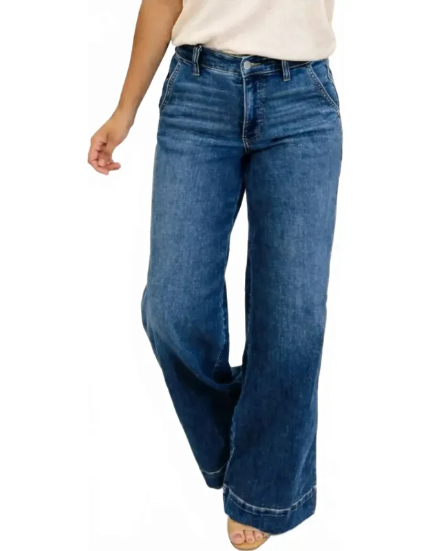 Mid Rise Wide Leg Jeans - Petite