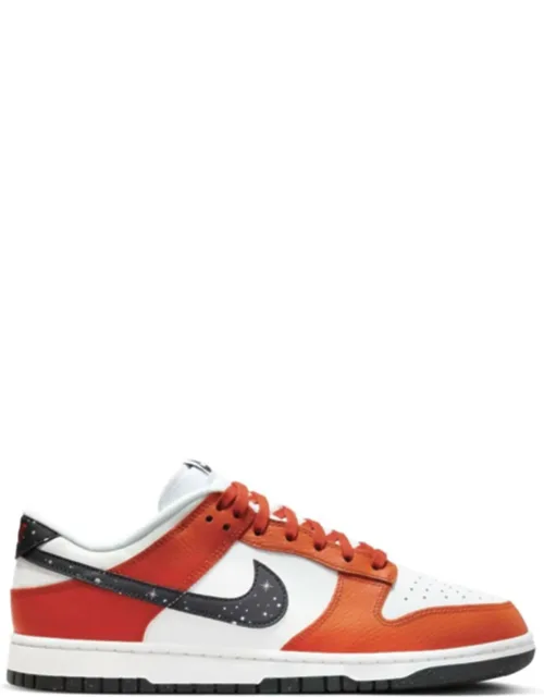 Dunk Low Sneakers