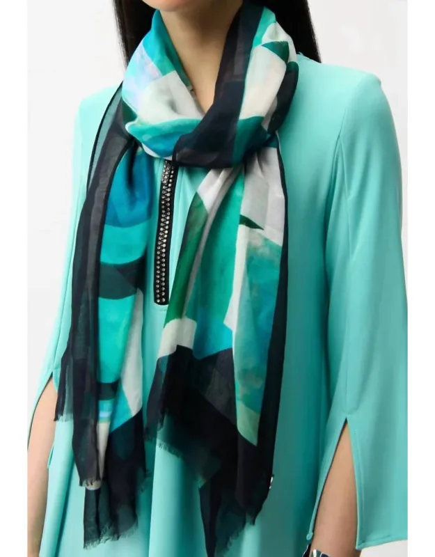 Geometric Fringed Edges Scarf