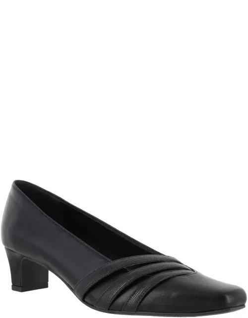 Entice Pumps