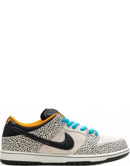 Dunk Low Sneakers