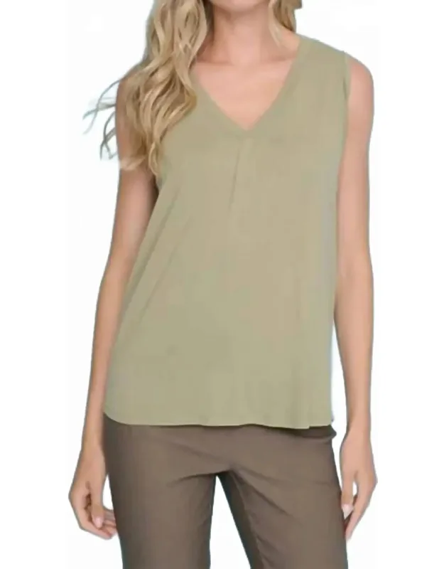 Basic V-neck Tank