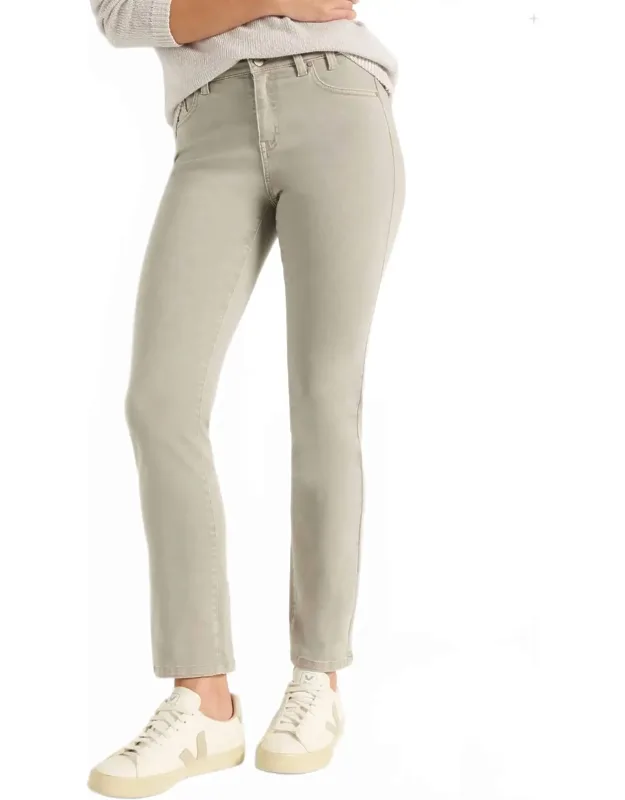 Day Trip Straight Jeans