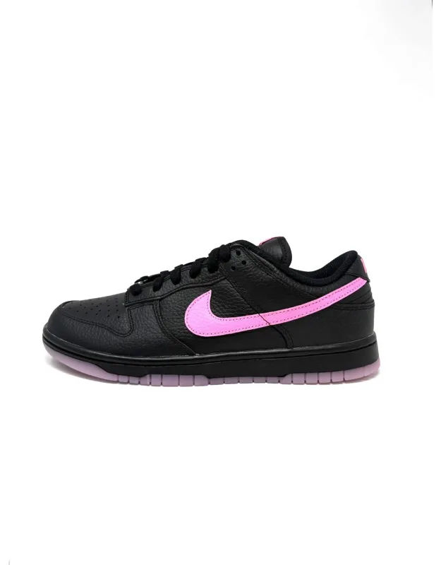 Dunk Low Sneakers
