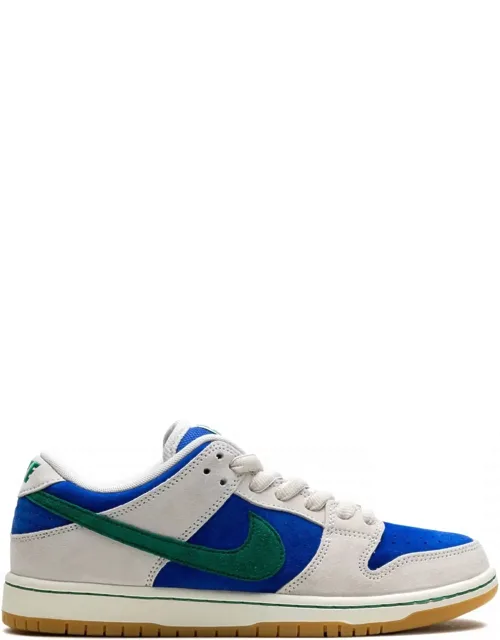 Dunk Low Sneakers