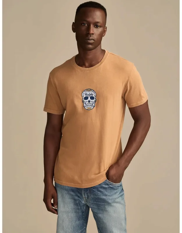 Modelo Small Skull Tee