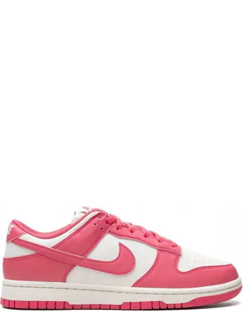 Dunk Low Sneakers