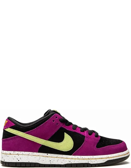 Dunk Low Sneakers