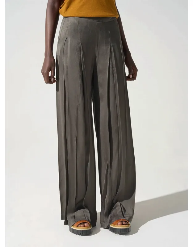 Wide & Flowing Pants