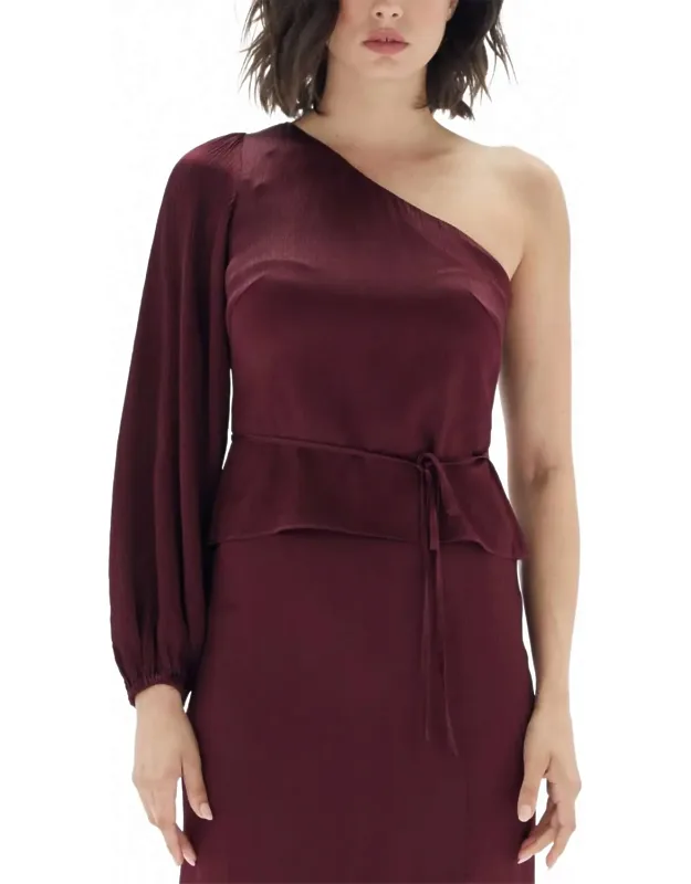One-shoulder Peplum Top