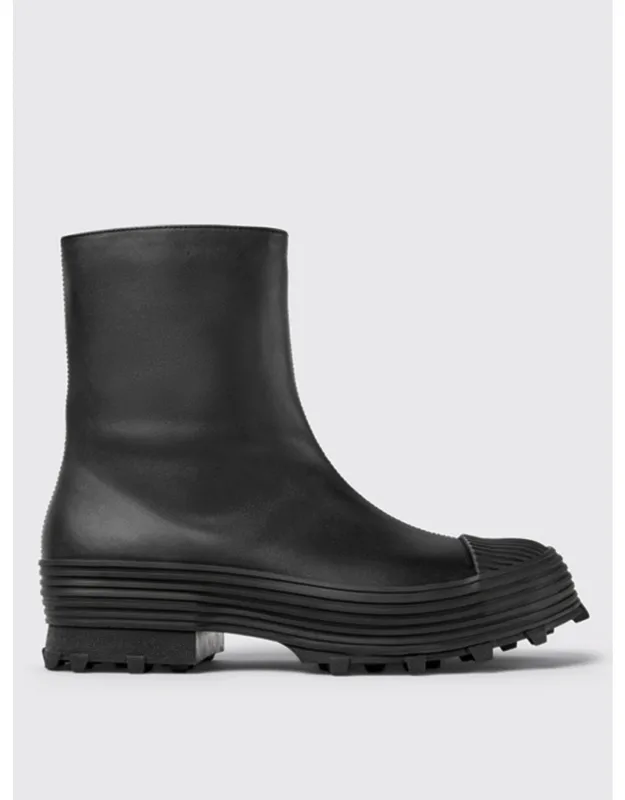 Boots  Color Black