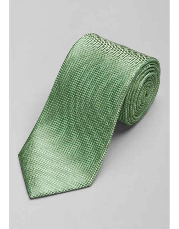Traveler Collection Solid Tie