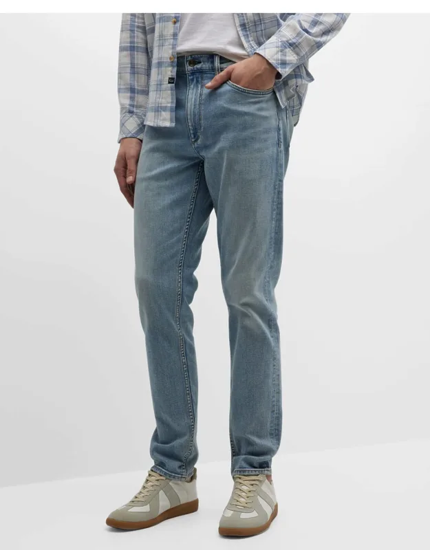 "fit 2 Authentic Stretch Jeans In 10 Ounce Denim With Regular Rise And Five-pocket Style"