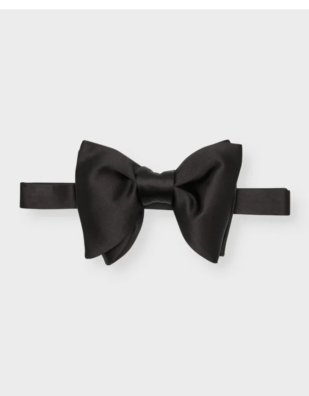 Large Bow Tie In Solid Satin, Self-tied