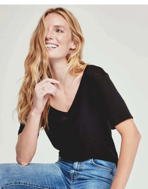 Slub V-neck Tee