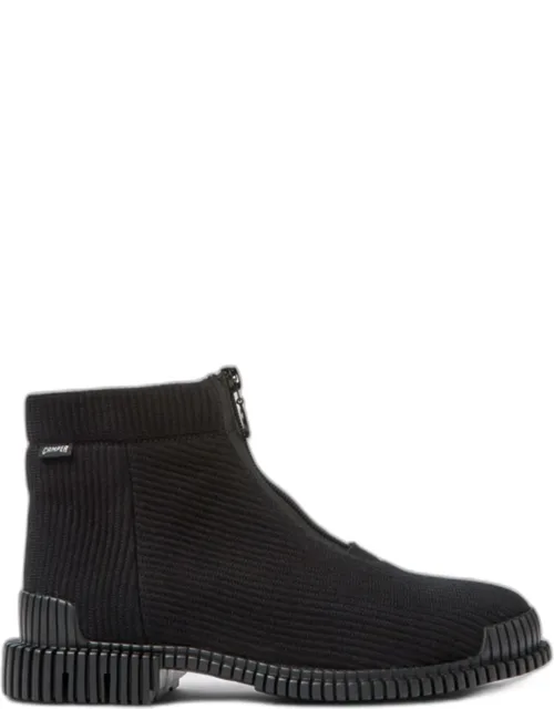 _flat Ankle Boots With A Sleek Design_
